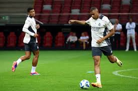 英超-詹姆斯任意球绝平 切尔西2-2伯恩茅斯.